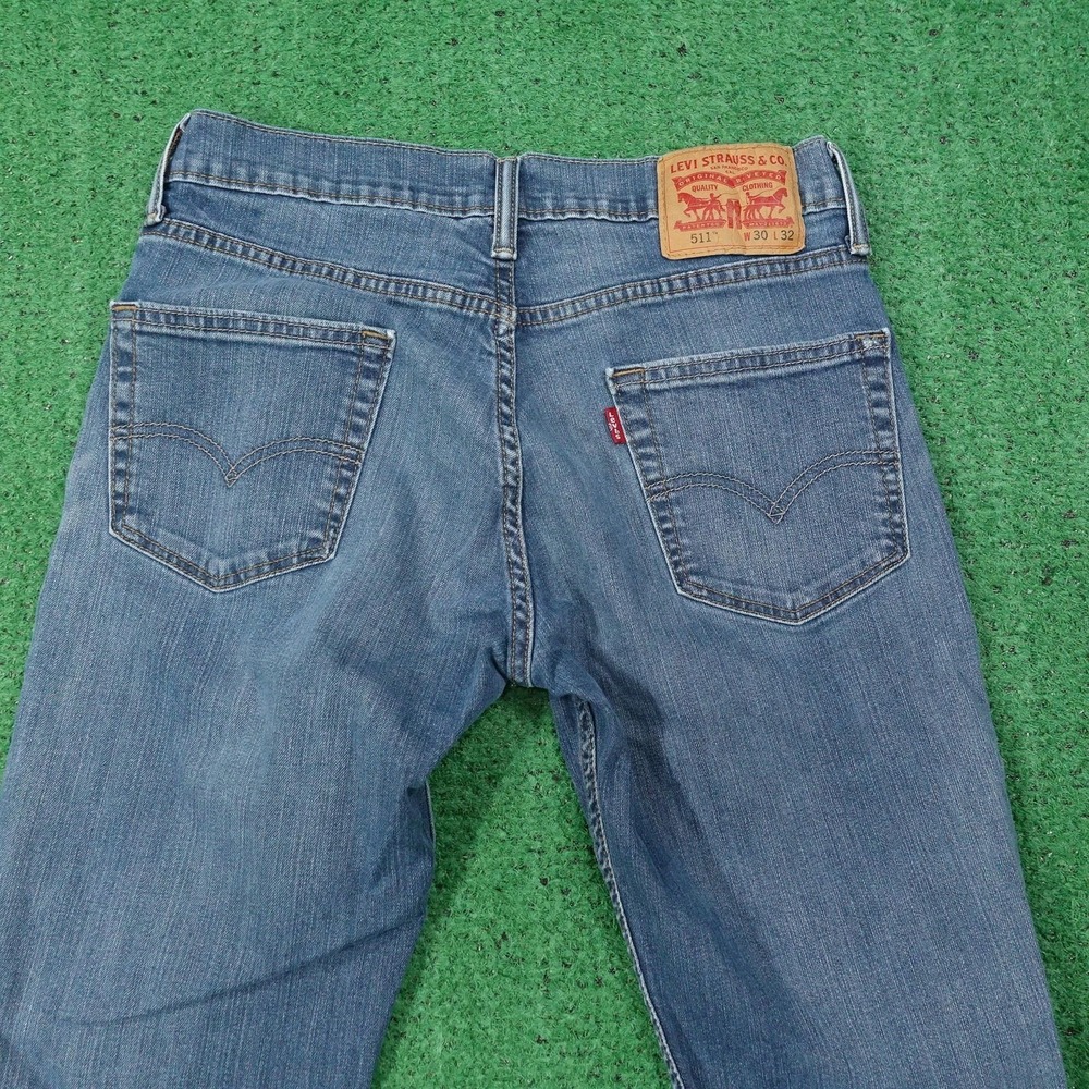 Levis 511 Jeans Mens 30x32 Blue Light Wash Slim Fit Denim Pants Zip Fly - Picture 7 of 12